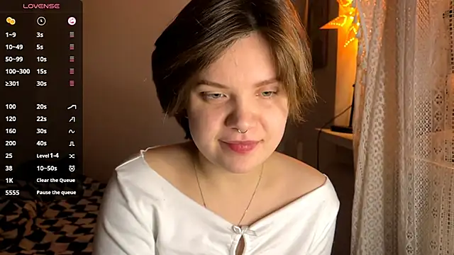 Snapshot of SabrinaFolts chatting on October 2025 05:08:01 PM SabrinaFolts online show from October 2025 05:08:01 PM