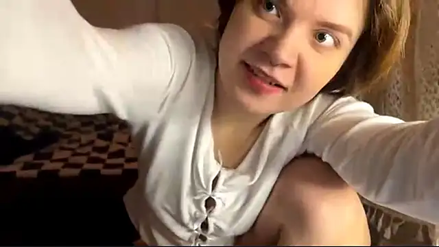 Snapshot of SabrinaFolts chatting on October 2025 05:06:02 PM SabrinaFolts online show from October 2025 05:06:02 PM