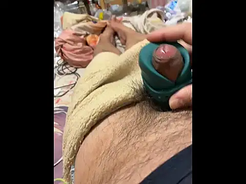 Snapshot of mino_bitter chatting on October 2025 10:21:01 PM mino bitter online show from October 2025 10:21:01 PM