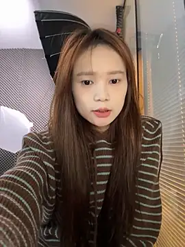 YY-27 online show from October 2025 05:11:02 AM