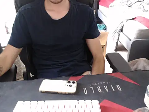 Snapshot of geil20CM2 chatting on September 2025 03:36:01 PM geil20CM2 online show from September 2025 03:36:01 PM