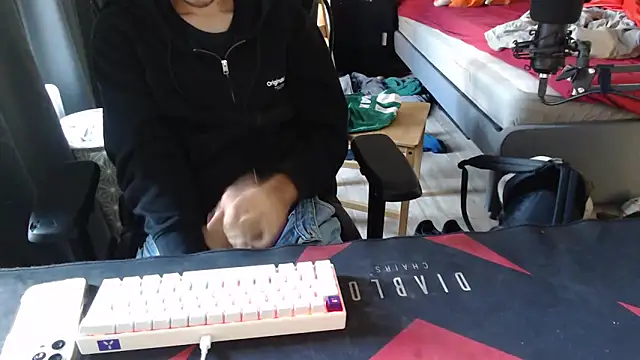 Snapshot of geil20CM2 chatting on September 2025 03:04:01 PM geil20CM2 online show from September 2025 03:04:01 PM