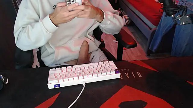 Snapshot of geil20CM2 chatting on October 2025 10:54:02 AM geil20CM2 online show from October 2025 10:54:02 AM