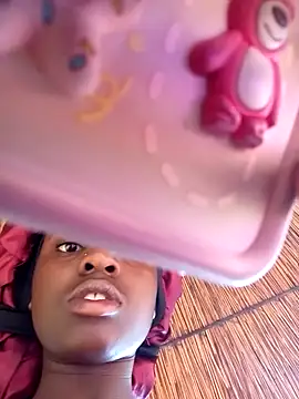 Snapshot of BlackPearl_19 chatting on April 2026 06:11:02 AM BlackPearl 19 online show from April 2026 06:11:02 AM