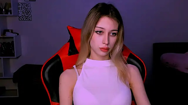 Lori lolii online show from October 2025 05:59:01 PM