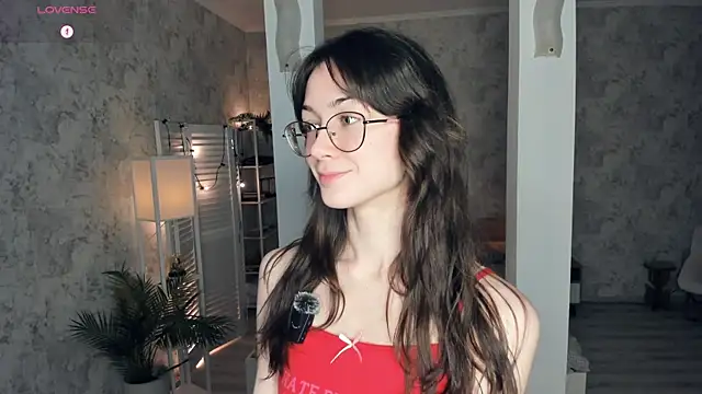 ReneeLippeatt online show from November 2025 07:30:02 PM