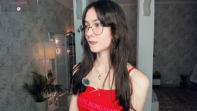 ReneeLippeatt online show from November 2025 07:46:02 PM