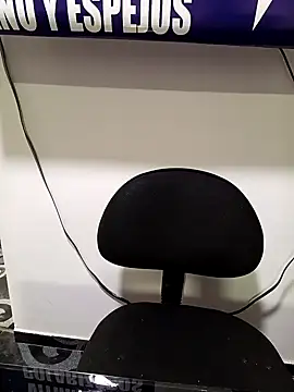 Snapshot of _Luna-1 chatting on March 2026 12:33:02 PM Luna-1 online show from March 2026 12:33:02 PM