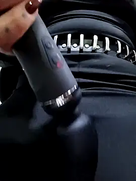 Snapshot of _Luna-1 chatting on March 2026 12:01:02 PM Luna-1 online show from March 2026 12:01:02 PM