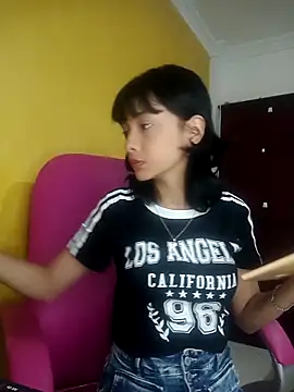 Snapshot of xoxo_milk chatting on October 2025 05:03:01 PM xoxo milk online show from October 2025 05:03:01 PM