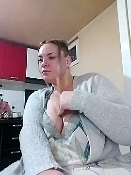 Snapshot of Mommygetnaughty chatting on November 2025 10:33:02 PM Mommygetnaughty online show from November 2025 10:33:02 PM