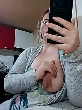 Snapshot of Mommygetnaughty chatting on December 2025 09:53:01 PM Mommygetnaughty online show from December 2025 09:53:01 PM