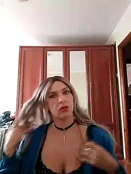 Snapshot of LaraDiva7799 chatting on September 2025 06:51:01 AM LaraDiva7799 online show from September 2025 06:51:01 AM