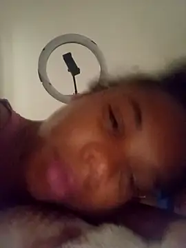 Snapshot of PrettahSantos chatting on September 2025 02:00:01 PM PrettahSantos online show from September 2025 02:00:01 PM