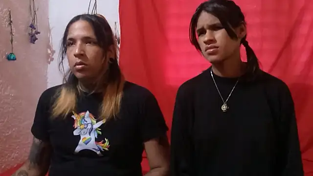 Snapshot of Couple_Moth666 chatting on October 2025 08:40:01 PM Couple Moth666 online show from October 2025 08:40:01 PM