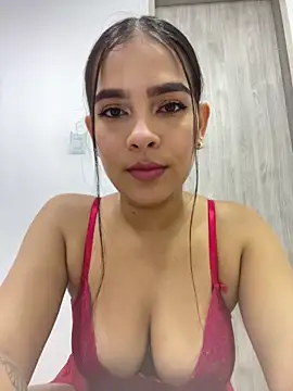 Snapshot of Valery_lux16 chatting on October 2025 12:17:02 PM Valery lux16 online show from October 2025 12:17:02 PM