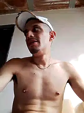 LATINO27CM online show from September 2025 08:56:02 PM