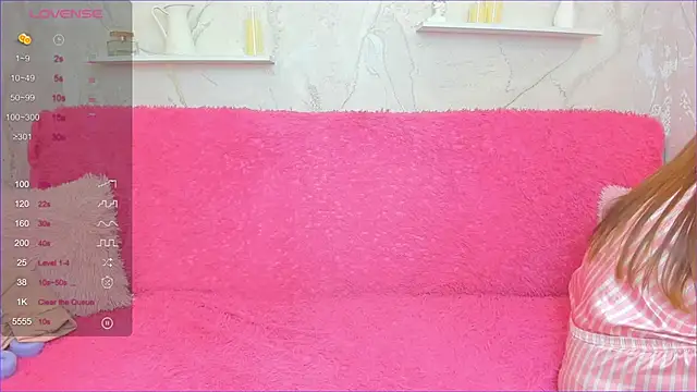 Snapshot of NinelCroft chatting on October 2025 03:06:02 AM NinelCroft online show from October 2025 03:06:02 AM