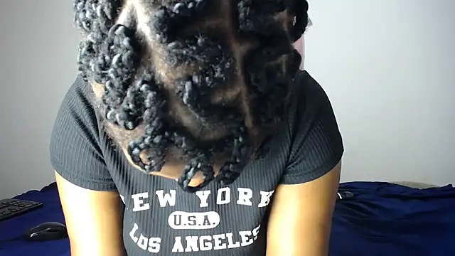 Juiceybileh online show from February 2026 10:32:02 AM