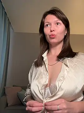 EllaCanny online show from May 2026 03:47:02 AM