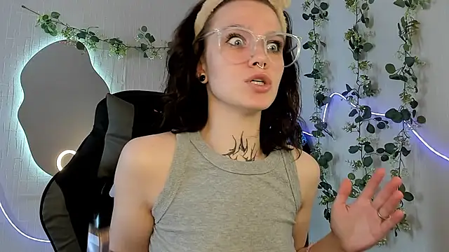 Elastikisss online show from April 2026 07:00:02 AM