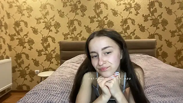 RiriLovesYouu online show from October 2025 05:57:01 PM