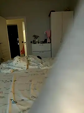 Snapshot of LinaViam chatting on October 2025 10:15:01 AM LinaViam online show from October 2025 10:15:01 AM