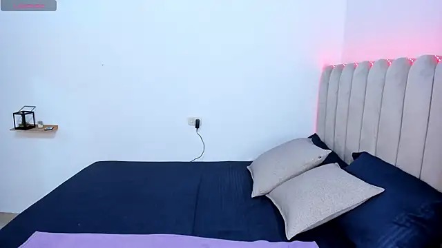 danika moriii online show from December 2025 11:33:02 PM