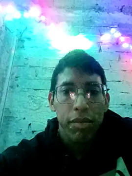 HungHangup online show from November 2025 04:07:02 PM