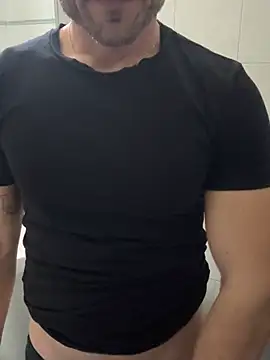 Snapshot of giovan2020 chatting on February 2026 09:30:01 PM giovan2020 online show from February 2026 09:30:01 PM