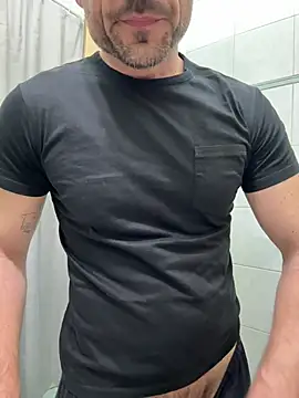 Snapshot of giovan2020 chatting on February 2026 10:41:02 PM giovan2020 online show from February 2026 10:41:02 PM