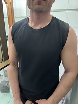 Snapshot of giovan2020 chatting on March 2026 10:46:02 PM giovan2020 online show from March 2026 10:46:02 PM