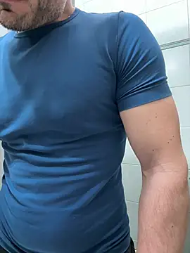 Snapshot of giovan2020 chatting on March 2026 11:11:02 PM giovan2020 online show from March 2026 11:11:02 PM