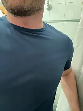 Snapshot of giovan2020 chatting on April 2026 02:22:01 PM giovan2020 online show from April 2026 02:22:01 PM