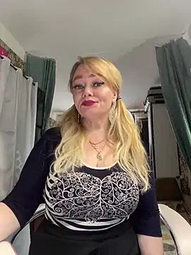 Snapshot of Sweet-blonde chatting on March 2026 01:26:01 PM Sweet-blonde online show from March 2026 01:26:01 PM