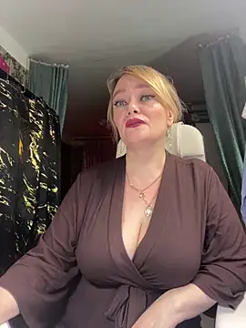 Snapshot of Sweet-blonde chatting on March 2026 06:03:01 PM Sweet-blonde online show from March 2026 06:03:01 PM