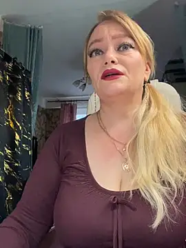 Snapshot of Sweet-blonde chatting on March 2026 01:59:02 PM Sweet-blonde online show from March 2026 01:59:02 PM
