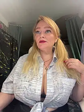 Snapshot of Sweet-blonde chatting on March 2026 07:52:01 PM Sweet-blonde online show from March 2026 07:52:01 PM
