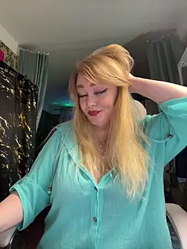Snapshot of Sweet-blonde chatting on March 2026 07:31:01 PM Sweet-blonde online show from March 2026 07:31:01 PM