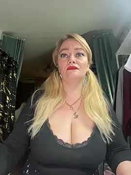 Snapshot of Sweet-blonde chatting on March 2026 10:21:02 PM Sweet-blonde online show from March 2026 10:21:02 PM
