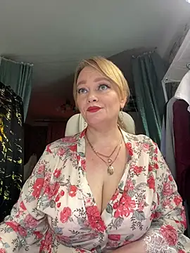 Snapshot of Sweet-blonde chatting on March 2026 05:35:01 PM Sweet-blonde online show from March 2026 05:35:01 PM
