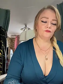 Snapshot of Sweet-blonde chatting on April 2026 11:22:02 AM Sweet-blonde online show from April 2026 11:22:02 AM