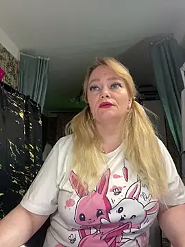Snapshot of Sweet-blonde chatting on April 2026 09:16:01 PM Sweet-blonde online show from April 2026 09:16:01 PM