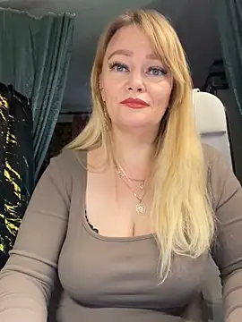 Snapshot of Sweet-blonde chatting on April 2026 05:30:01 PM Sweet-blonde online show from April 2026 05:30:01 PM