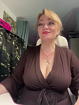 Sweet-blonde online show from June 2026 10:01:01 PM