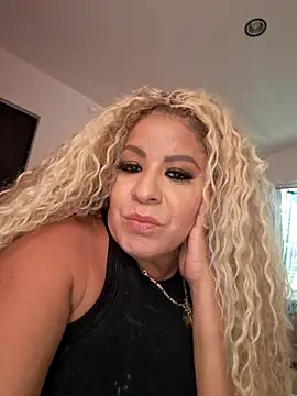 Snapshot of Areli_Salomon chatting on September 2025 08:13:01 PM Areli Salomon online show from September 2025 08:13:01 PM
