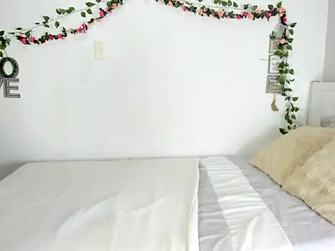 michell anyeli online show from September 2025 11:30:01 PM