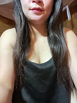 violet-00 online show from May 2026 11:56:01 PM