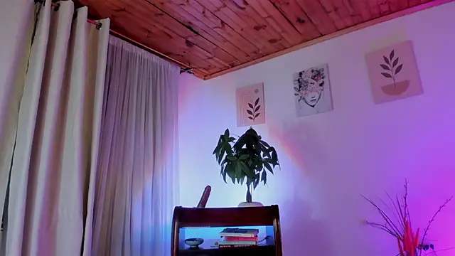 Lauraricci   online show from June 2026 06:29:01 AM