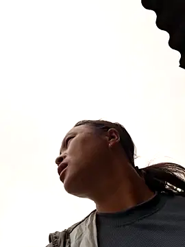 Snapshot of xuxulovezz chatting on October 2025 12:19:01 AM xuxulovezz online show from October 2025 12:19:01 AM